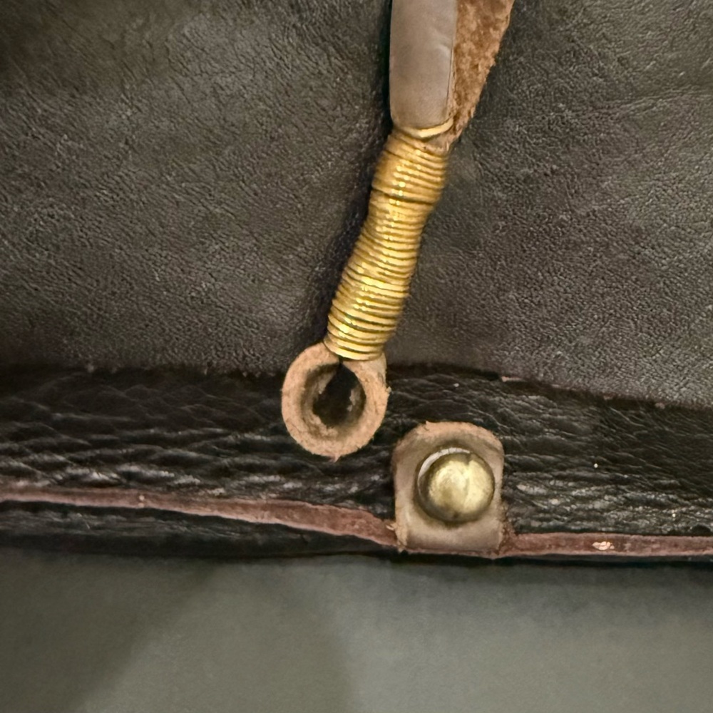 Handcrafted JO Dark Brown Leather with Brass-Wrapped Clasp Clutch/Crossbody Bag - Picture 10 of 15